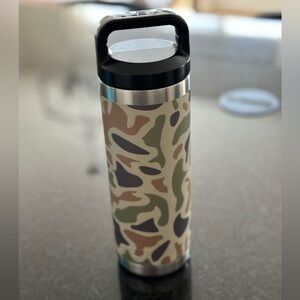 18 ounce Yeti Rambler